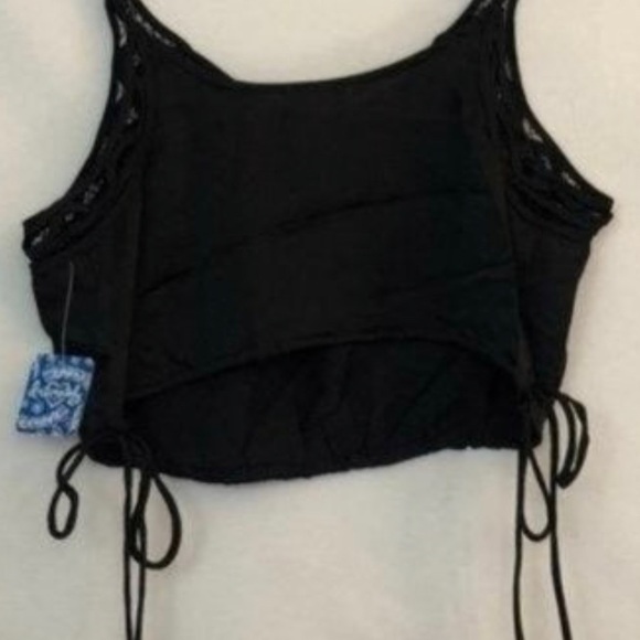 NEW WITH tags
Free People
Blouson Satin Crop Top in Black In Medium. - Picture 3 of 4